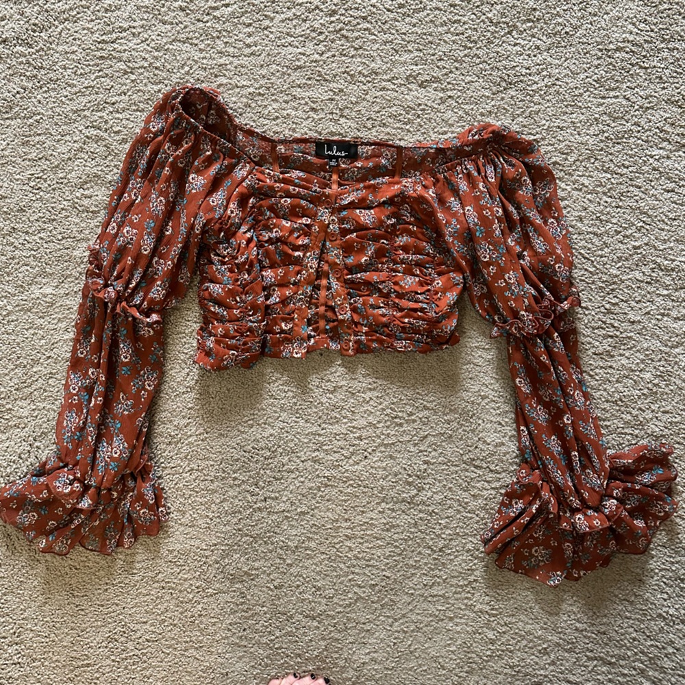 Lulu’s crop top